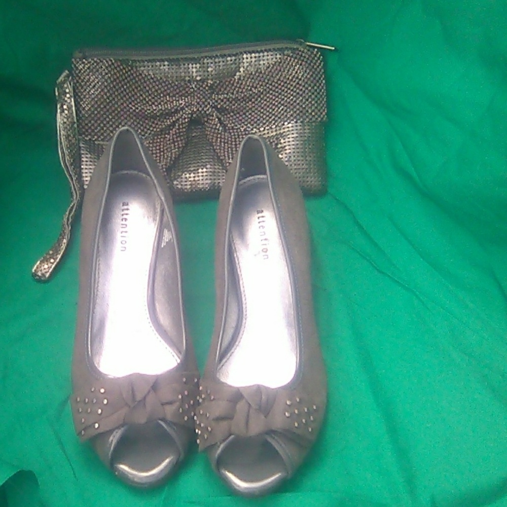 Attention heels & handbag